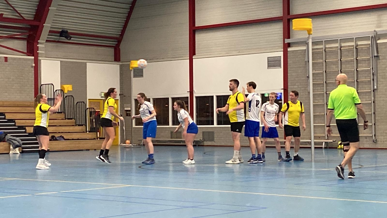 Midweek 1 tegen Vakgericht